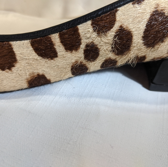 Kenneth Cole Camellia Animal print Pointed toe flats in Calf Hair Leather Sz 7 - Picture 3 of 7